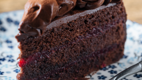 Raspberry chocolate cake